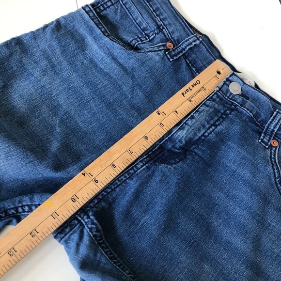 LEVI’s 511 Women’s Mid Wash Blue Denim Jeans Bermuda Shorts Whiskering Size 29 - Picture 13 of 14